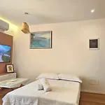 Apartament Bohemian Apt, Beachfront & Family Friendly - By Beta Premium