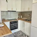 Apartmán Bohemian Apt, Beachfront & Family Friendly - By Beta Premium