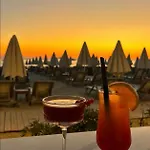 Bohemian Apt, Beachfront & Family Friendly - By Beta Premium