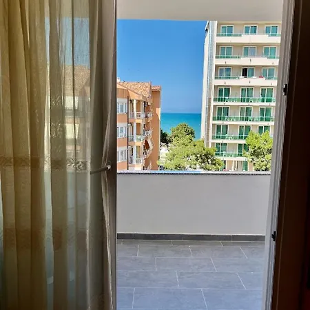 Appartement Bohemian Apt, Beachfront & Family Friendly - By Beta Premium