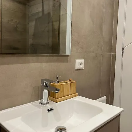 Appartement Bohemian Apt, Beachfront & Family Friendly - By Beta Premium
