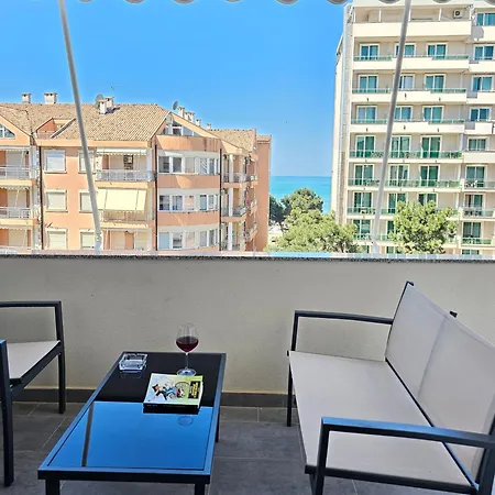 Apartment Bohemian Apt, Beachfront & Family Friendly - By Beta Premium