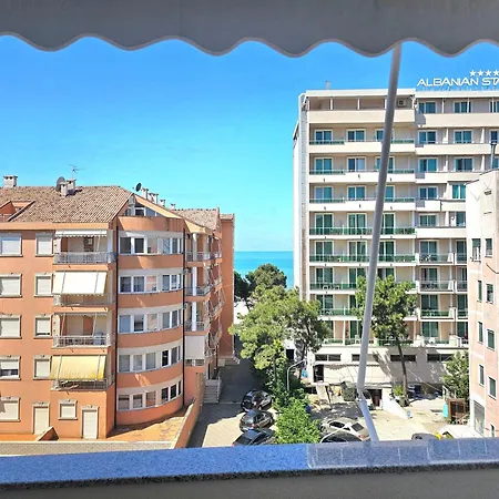 Bohemian Apt, Beachfront & Family Friendly - By Beta Premium Appartement Golem (Tirana)