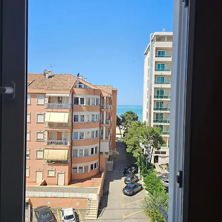 Bohemian Apt, Beachfront & Family Friendly - By Beta Premium Apartment *
