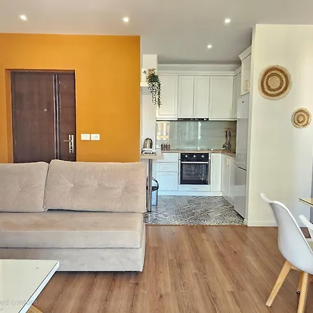 Bohemian Apt, Beachfront & Family Friendly - By Beta Premium Apartment