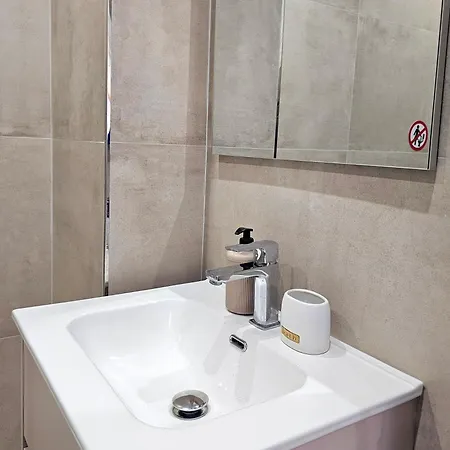 Bohemian Apt, Beachfront & Family Friendly - By Beta Premium Apartmán *