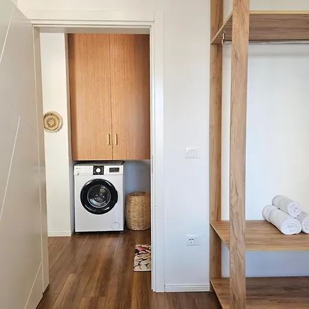 Bohemian Apt, Beachfront & Family Friendly - By Beta Premium Apartment