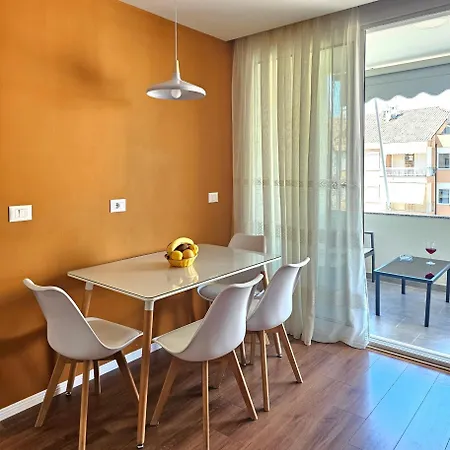 Apartmán Bohemian Apt, Beachfront & Family Friendly - By Beta Premium