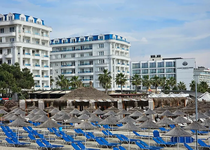 Bohemian Apt, Beachfront & Family Friendly - By Beta Premium Golem (Tirana)