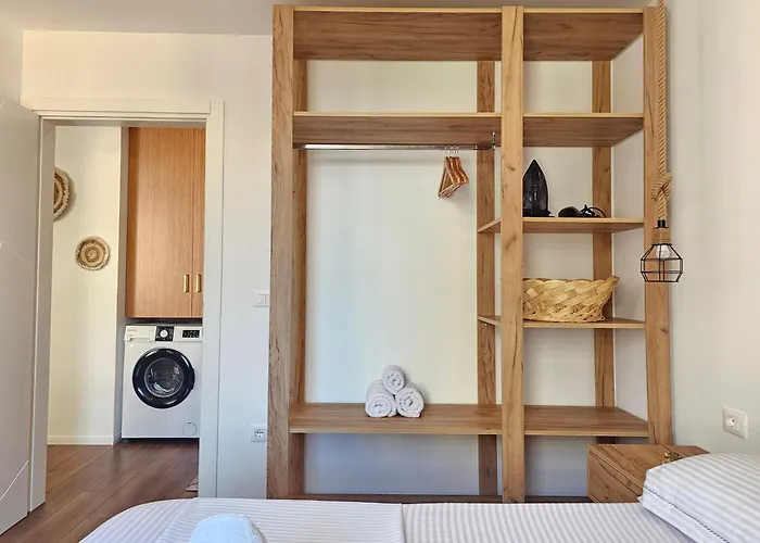 Bohemian Apt, Beachfront & Family Friendly - By Beta Premium *