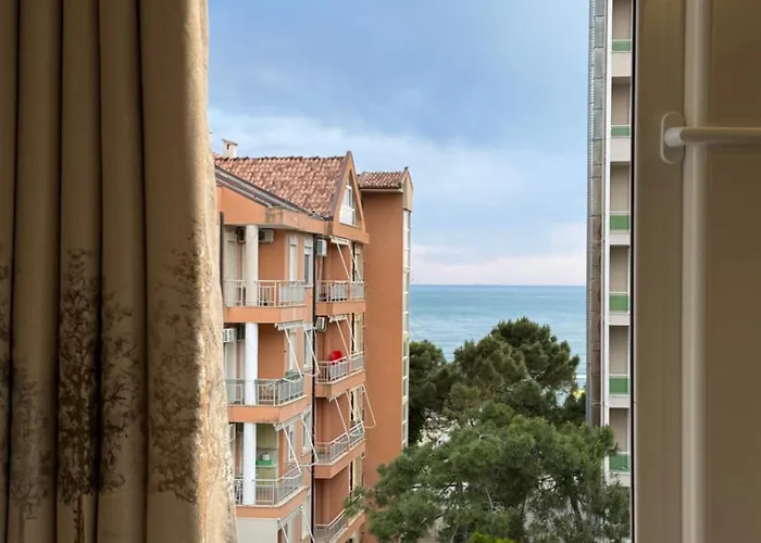 Appartement Bohemian Apt, Beachfront & Family Friendly - By Beta Premium