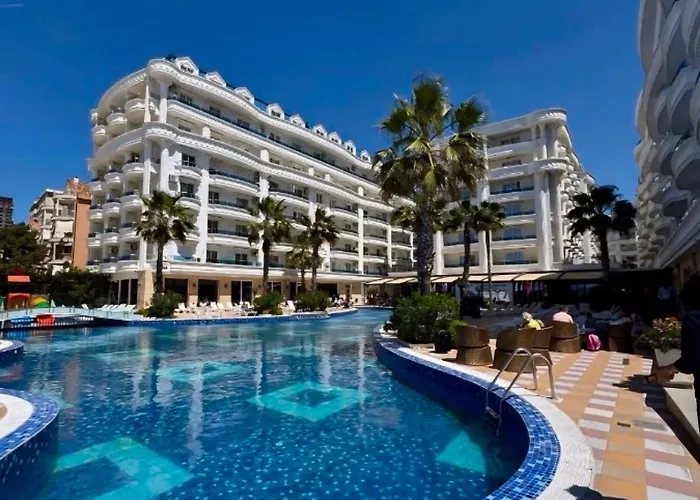 Bohemian Apt, Beachfront & Family Friendly - By Beta Premium *