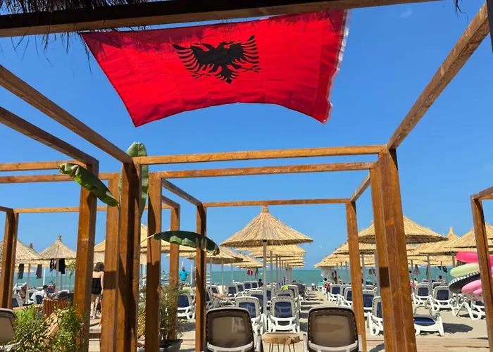 Bohemian Apt, Beachfront & Family Friendly - By Beta Premium * Golem (Tirana)