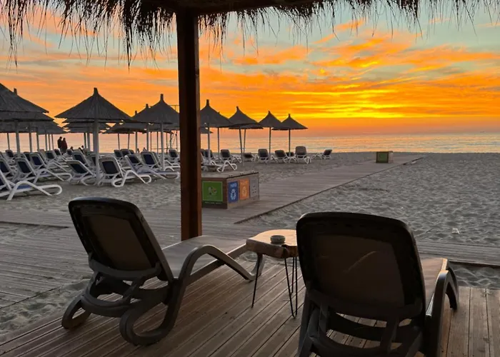 Bohemian Apt, Beachfront & Family Friendly - By Beta Premium Appartement Golem (Tirana)