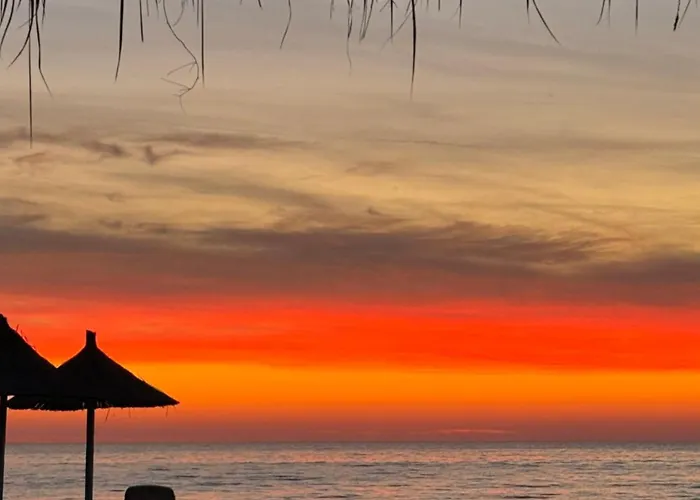 Bohemian Apt, Beachfront & Family Friendly - By Beta Premium